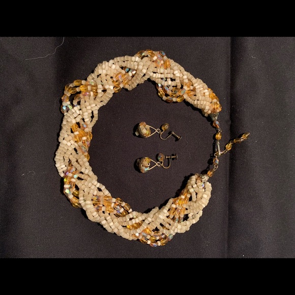 Beaded necklace set - Picture 2 of 4